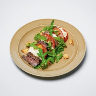 Капрезе по-русски с ростбифом