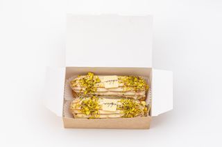 Ekler pistacjowy "firmowy". 2 szt.