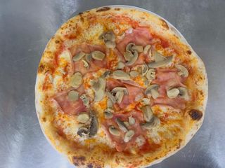 Prosciutto e funghi