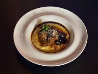 Пряне чилі кон карне з картопляним пюре (335g)