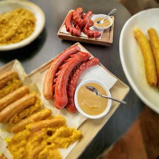 ყველიანი სოსისი 4 ც