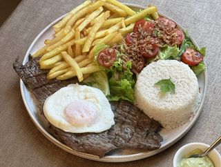 Bife à Cavalo Grelhado