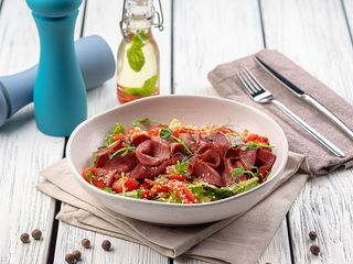 Салат з ростбіфом та печеним перцем (230g)