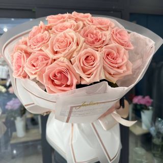 15 рожевих троянд "Salma"