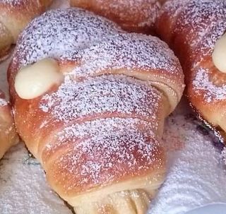 Brioche alla crema
