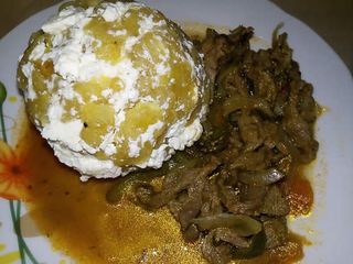 Bolón Con Bistec De Carne