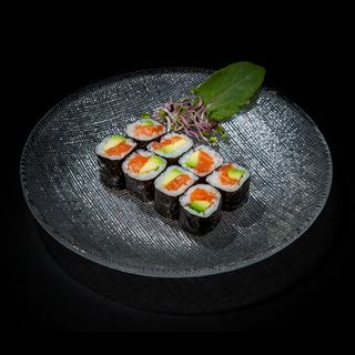 30A. Maki De Salmón Y Aguacate (8 Uds.)