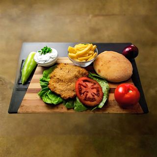 Bečka šnicla sa pomfritom mini obrok