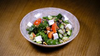 Салат со шпинатом (250 гр.)