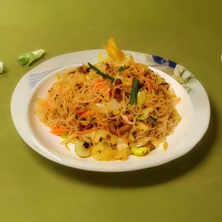 Fideos De Arroz Con Tres Delicias