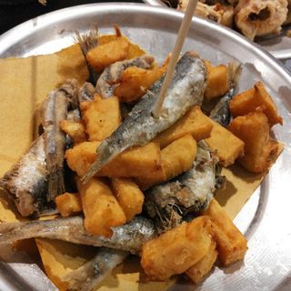 Sarde, acciughe e panissa grande