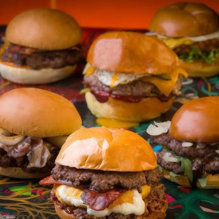 Hot burguer+ patatas fritas