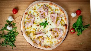 Pizza Mortadella Con Pistachio 32cm