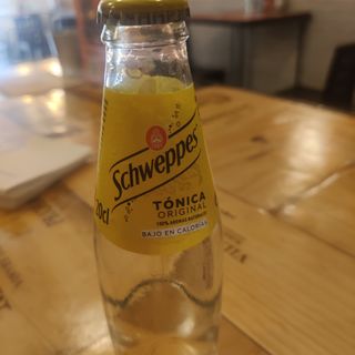 Tónica schweppes