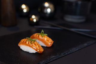 Black nigiri (2buc)