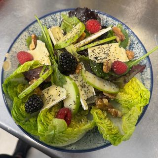 Ensalada Cuatro Quesos Con Nueces