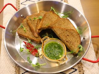 Греночки ржаные, натертые ароматным чесноком