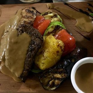 «МЕДАЛЬОНЫ В СОУСЕ BBQ»