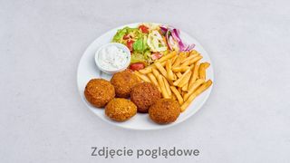 Kebab falafel na talerzu