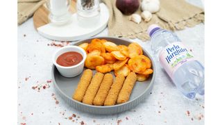 Mozzarella cheese,apa plata