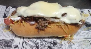 Hot dog de carne mechada