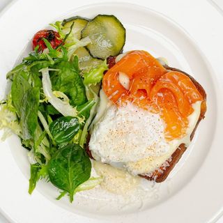 Солоний френч-тост з лососем