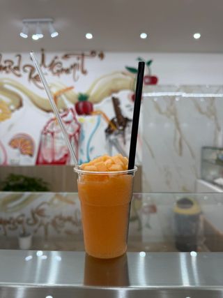 Granita con pezzi di frutta