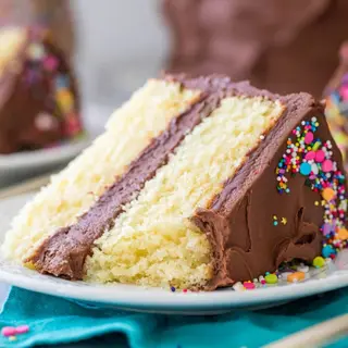 Lemon vanilla cake slices