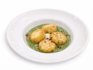 Сирники солені з шпинатним соусом (300g)