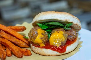 Panino con bombette al cheddar