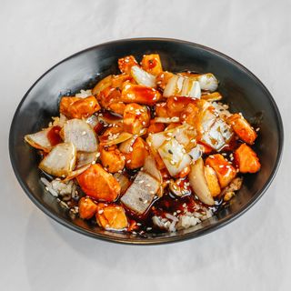 Arroz Con Salmón Con Salsa Teriyaki