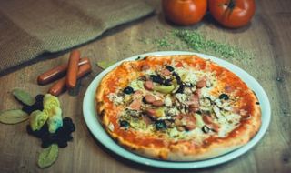 Pizza Caprichosa (Mediana)