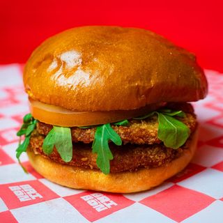 CHICKEN BURGUER