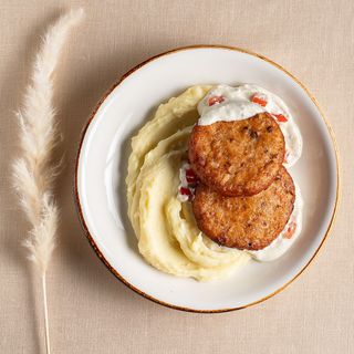 Котлетка рибна з пюрешкою