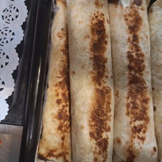 Wrap  de frango  com batatas