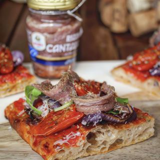 Pizza Stracciatella Con Anchoas Del Cantábrico (8 Porciones)