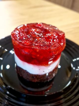 Мини торта Парфе Малина