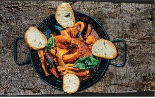 TIGAIE CU FRUCTE DE MARE