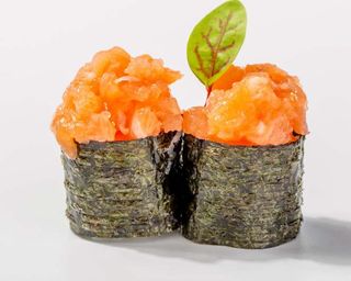 45. Gunkan salmone - 2 pezzi