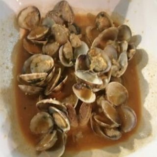 Almejas en salsa de almendras