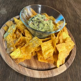 Гуакамолє з кукурудзяними чипсами  200г