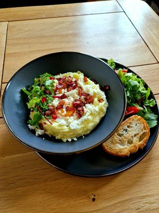 Ouă cu branză și piure