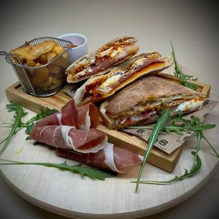 Njeguški sendvič 350g