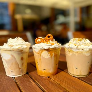 Iced latte słony karmel (SUP)