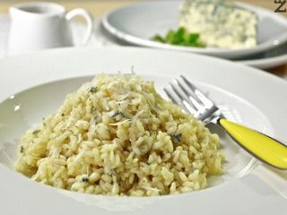 Ризото със синьо сирене, орехи и стафиди (350г)