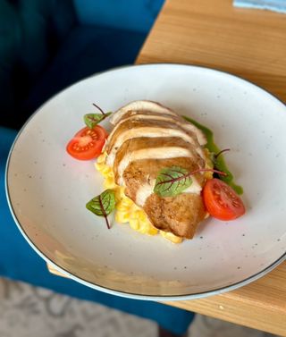 Курячий стейк з кукурудзою (260г)