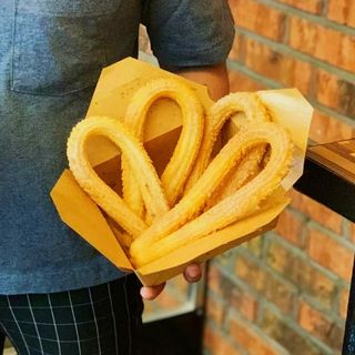 Menu churros chocolate y sanwich mixto