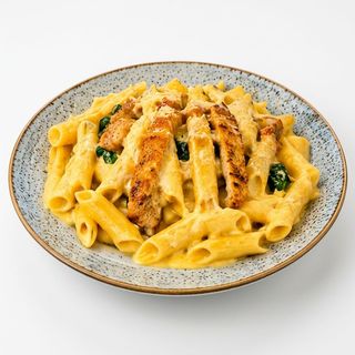 Paste cu pui și sos gorgonzola