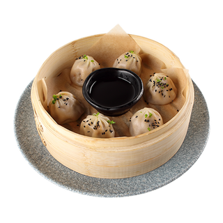 110. Xiao long bao z wołowiną i chilli 6 szt.