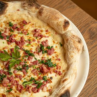 Pizza Pancetta e Scamorza